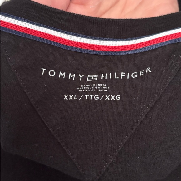 Tommy Hilfiger Black Short Sleeve Tee - Picture 2 of 2